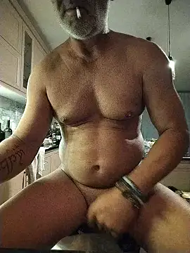 Snapshot of kevincumporn chatting on August 2, 2:43 am kevincumporn online show from August 2, 2:43 am