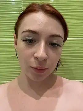 Snapshot of Cuteroxyfoxy chatting on February 17, 2:48 pm Cuteroxyfoxy online show from February 17, 2:48 pm