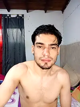 Snapshot of BlakeandRouse chatting on January 18, 10:35 pm BlakeandRouse online show from January 18, 10:35 pm