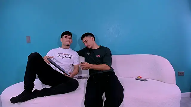 Snapshot of hell_twink chatting on May 25, 4:02 pm hell twink online show from May 25, 4:02 pm