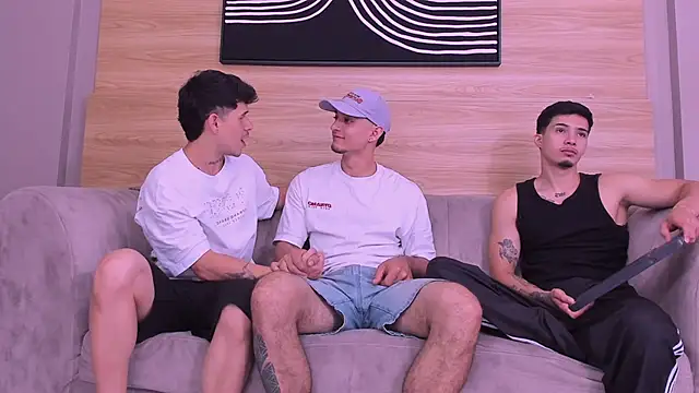 Snapshot of hell_twink chatting on May 29, 3:43 pm hell twink online show from May 29, 3:43 pm