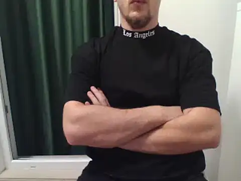 Snapshot of couplehot992 chatting on January 5, 6:02 pm couplehot992 online show from January 5, 6:02 pm