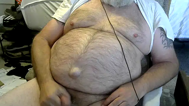 Snapshot of viejo_oso chatting on March 8, 11:30 pm viejo oso online show from March 8, 11:30 pm