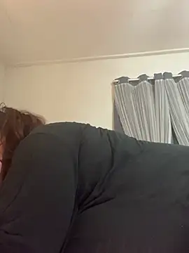 Snapshot of Luciouslouise72@xh chatting on March 2, 7:48 am Luciouslouise72xh online show from March 2, 7:48 am