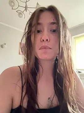 Snapshot of Sabrina_shells chatting on August 1, 10:36 am Sabrina shells online show from August 1, 10:36 am