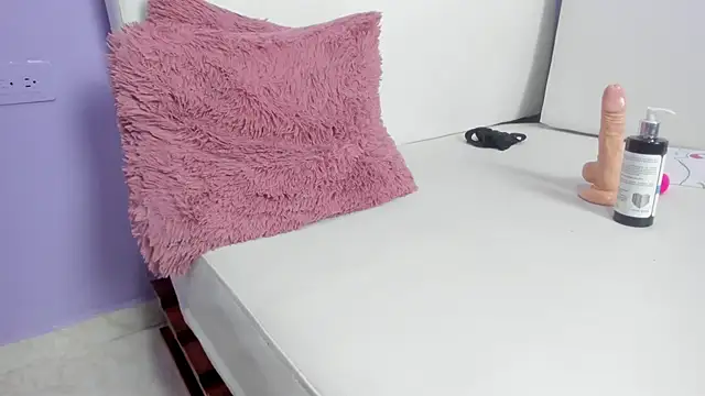 Carolina Burninng online show from February 9, 11:04 pm