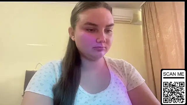 Dreamyblushfairy online show from November 19, 1:33 pm