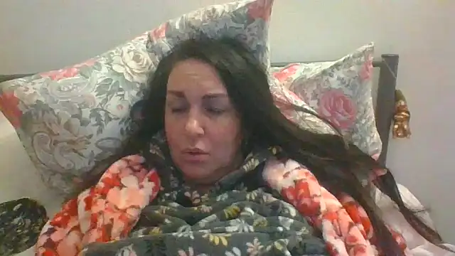 Snapshot of BELLAMORGANE1 chatting on December 23, 9:08 pm BELLAMORGANE1 online show from December 23, 9:08 pm