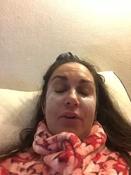 Snapshot of BELLAMORGANE1 chatting on January 4, 7:02 pm BELLAMORGANE1 online show from January 4, 7:02 pm