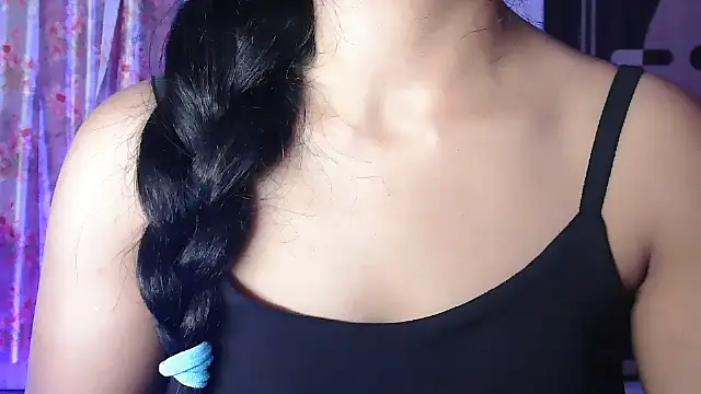 Snapshot of Somiya87 chatting on May 17, 7:54 pm Somiya87 online show from May 17, 7:54 pm