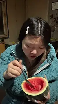 Snapshot of Happyou2 chatting on March 6, 10:52 am Happyou2 online show from March 6, 10:52 am