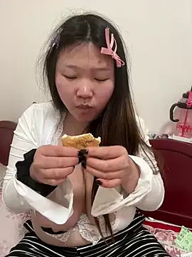 Snapshot of Happyou2 chatting on March 14, 12:29 pm Happyou2 online show from March 14, 12:29 pm