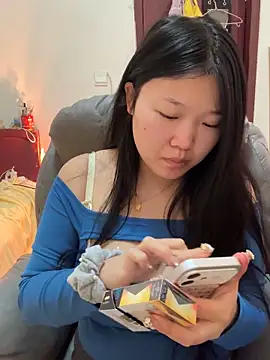 Snapshot of Happyou2 chatting on February 13, 9:11 pm Happyou2 online show from February 13, 9:11 pm