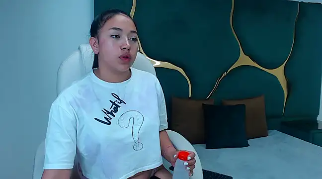 IsabellRodriguez18 online show from February 7, 4:37 am