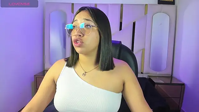 IsabellRodriguez18 online show from March 3, 3:12 am