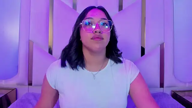 IsabellRodriguez18 online show from April 15, 3:24 am