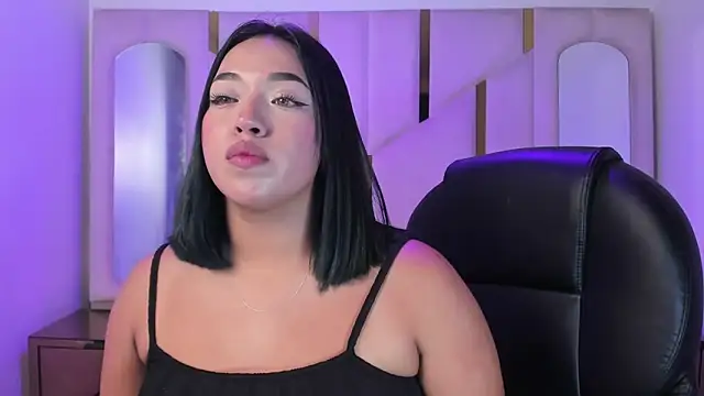 Snapshot of IsabellRodriguez18 chatting on May 14, 3:24 am IsabellRodriguez18 online show from May 14, 3:24 am