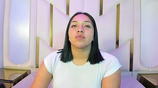 Snapshot of IsabellRodriguez18 chatting on May 21, 3:24 am IsabellRodriguez18 online show from May 21, 3:24 am
