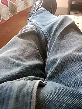 Snapshot of playboyz77 chatting on December 31, 9:53 am playboyz77 online show from December 31, 9:53 am