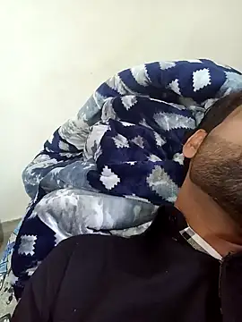 Snapshot of playboyz77 chatting on January 1, 9:17 am playboyz77 online show from January 1, 9:17 am