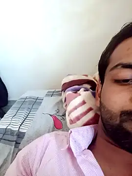 Snapshot of playboyz77 chatting on January 3, 9:47 am playboyz77 online show from January 3, 9:47 am