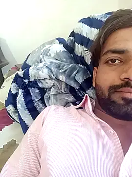 Snapshot of playboyz77 chatting on January 29, 8:18 am playboyz77 online show from January 29, 8:18 am