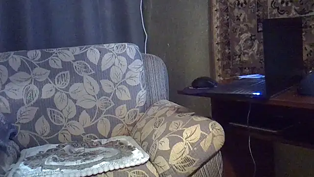 EllaJohnsonX online show from April 11, 7:29 pm