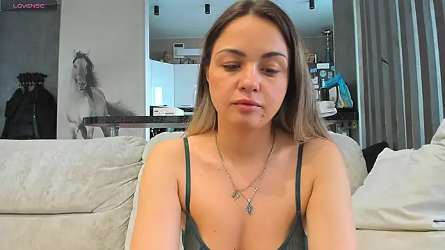 Snapshot of Mia___murrr chatting on May 6, 2:51 am Mia murrr online show from May 6, 2:51 am