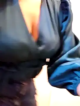 lizzzziee online show from December 25, 11:22 am