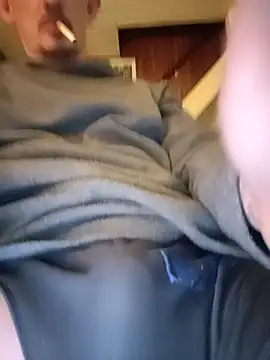 Snapshot of Rumplestiltskin927 chatting on April 3, 10:41 pm Rumplestiltskin927 online show from April 3, 10:41 pm