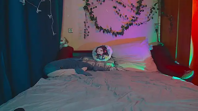 TrickyKitsune online show from March 20, 3:14 pm