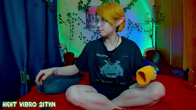 TrickyKitsune online show from September 11, 10:15 am