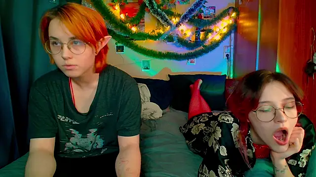 TrickyKitsune online show from January 8, 2:19 pm