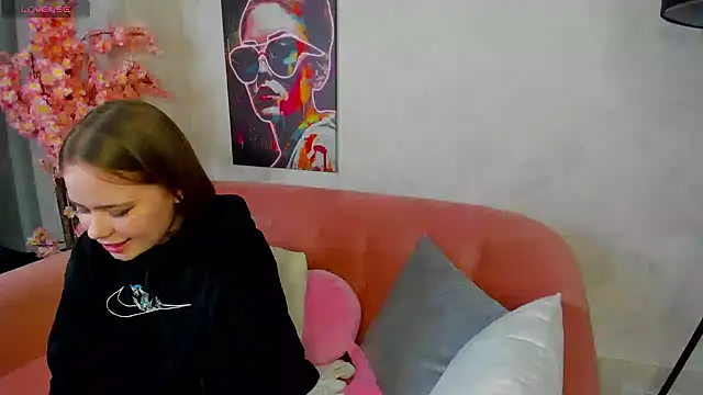 EricaElliott online show from February 2, 4:15 am