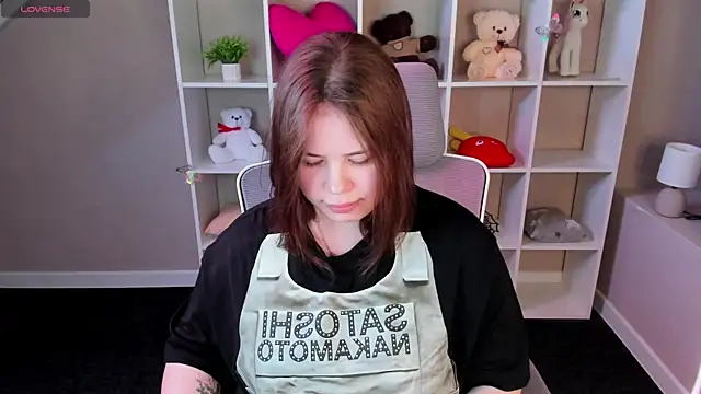 EricaElliott online show from April 25, 9:34 am