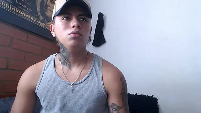 Snapshot of Thiago_x_Sahara chatting on January 15, 3:07 pm Thiago x Sahara online show from January 15, 3:07 pm