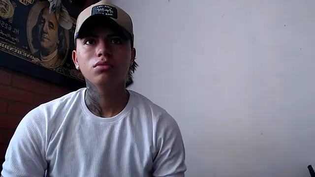 Snapshot of Thiago_x_Sahara chatting on January 17, 12:31 pm Thiago x Sahara online show from January 17, 12:31 pm