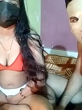 Snapshot of Coupleshow47 chatting on February 7, 9:58 pm Coupleshow47 online show from February 7, 9:58 pm