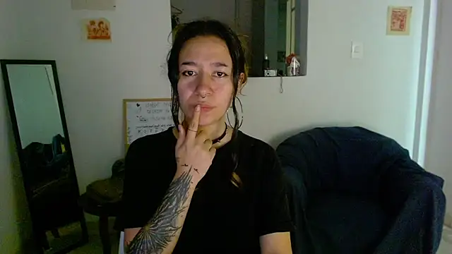 Snapshot of Maam_Ine chatting on June 14, 2:35 am Maam Ine online show from June 14, 2:35 am