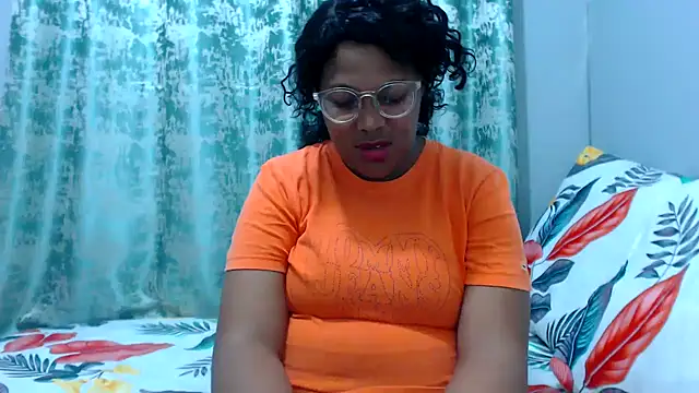 Snapshot of Teassa90 chatting on October 19, 1:56 pm Teassa90 online show from October 19, 1:56 pm