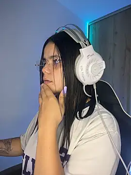 pretty angela1 online show from April 7, 1:06 am