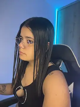 pretty angela1 online show from April 9, 2:00 am