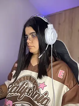 pretty angela1 online show from April 12, 2:11 pm