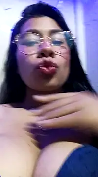 Snapshot of Pamelamilkk_1007 chatting on February 1, 3:28 pm Pamelamilkk 1007 online show from February 1, 3:28 pm