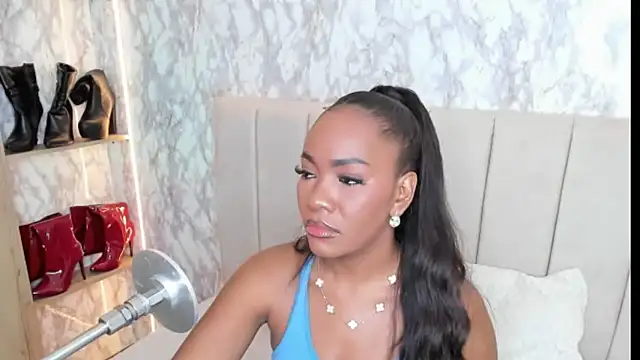 whiitneyfox online show from October 27, 9:41 pm