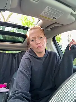 Snapshot of AlessasRoom chatting on May 8, 8:36 pm AlessasRoom online show from May 8, 8:36 pm