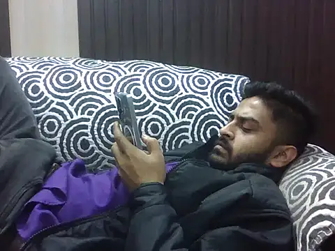 indihotguy online show from February 14, 11:29 am