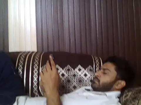 indihotguy online show from April 8, 1:00 pm