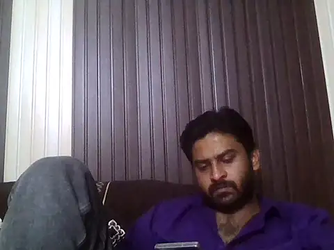 indihotguy online show from April 18, 12:42 pm