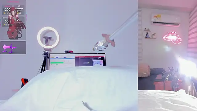 Maria Jones  online show from January 18, 1:31 am